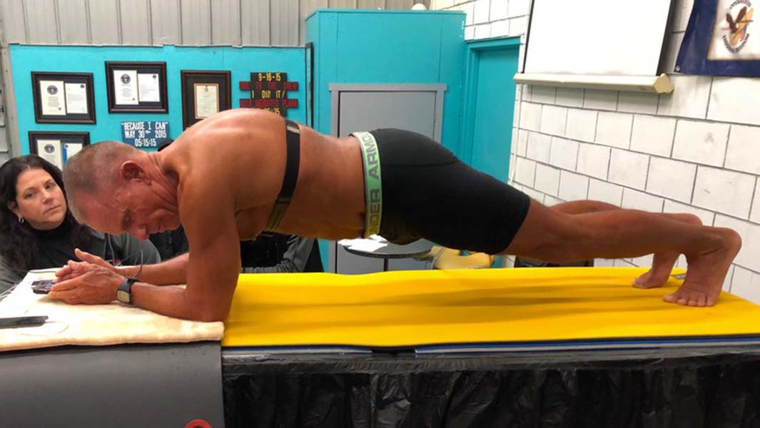 Longest abdominal plank 4